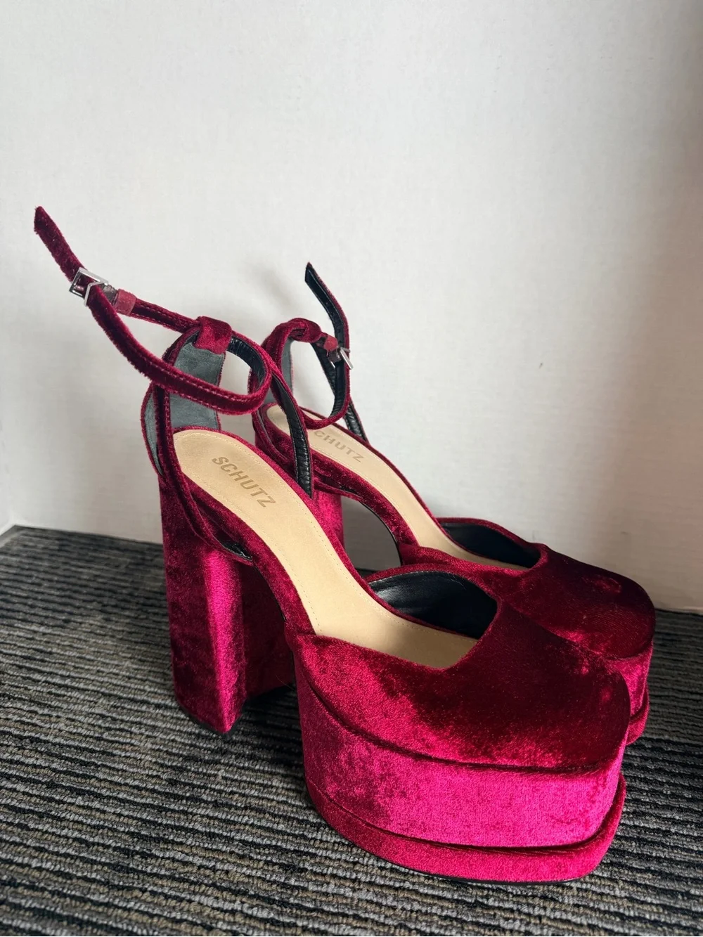 SCHUTZ Fuchsia Velvet Platform Block Heel Sandals